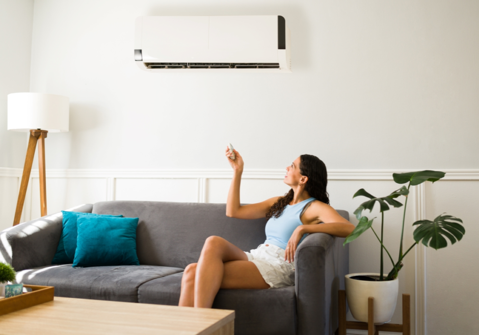 woman-with-air-conditioner